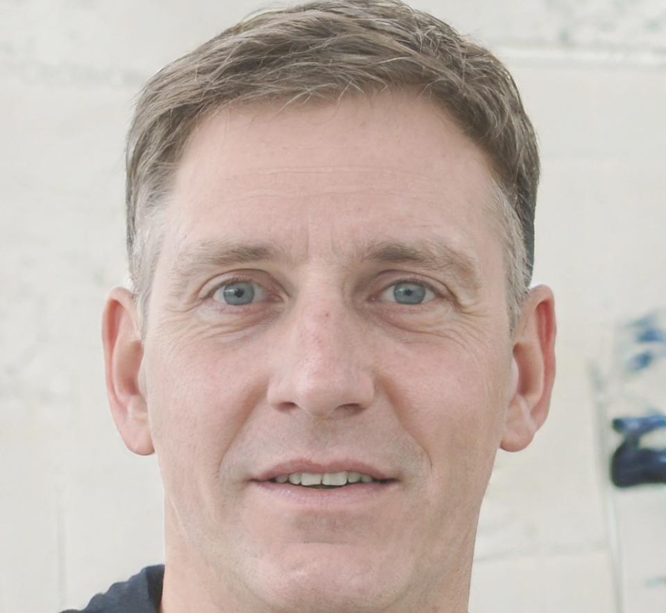 Portrait de Julien Desroches, conseiller budgétaire